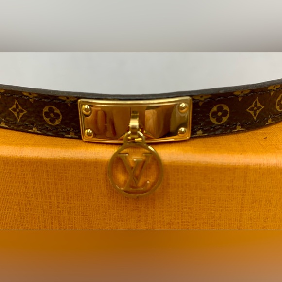 LOUIS VUITTON Logomania Bracelet LV Circle, Box & Dust bag included - Picture 7 of 12